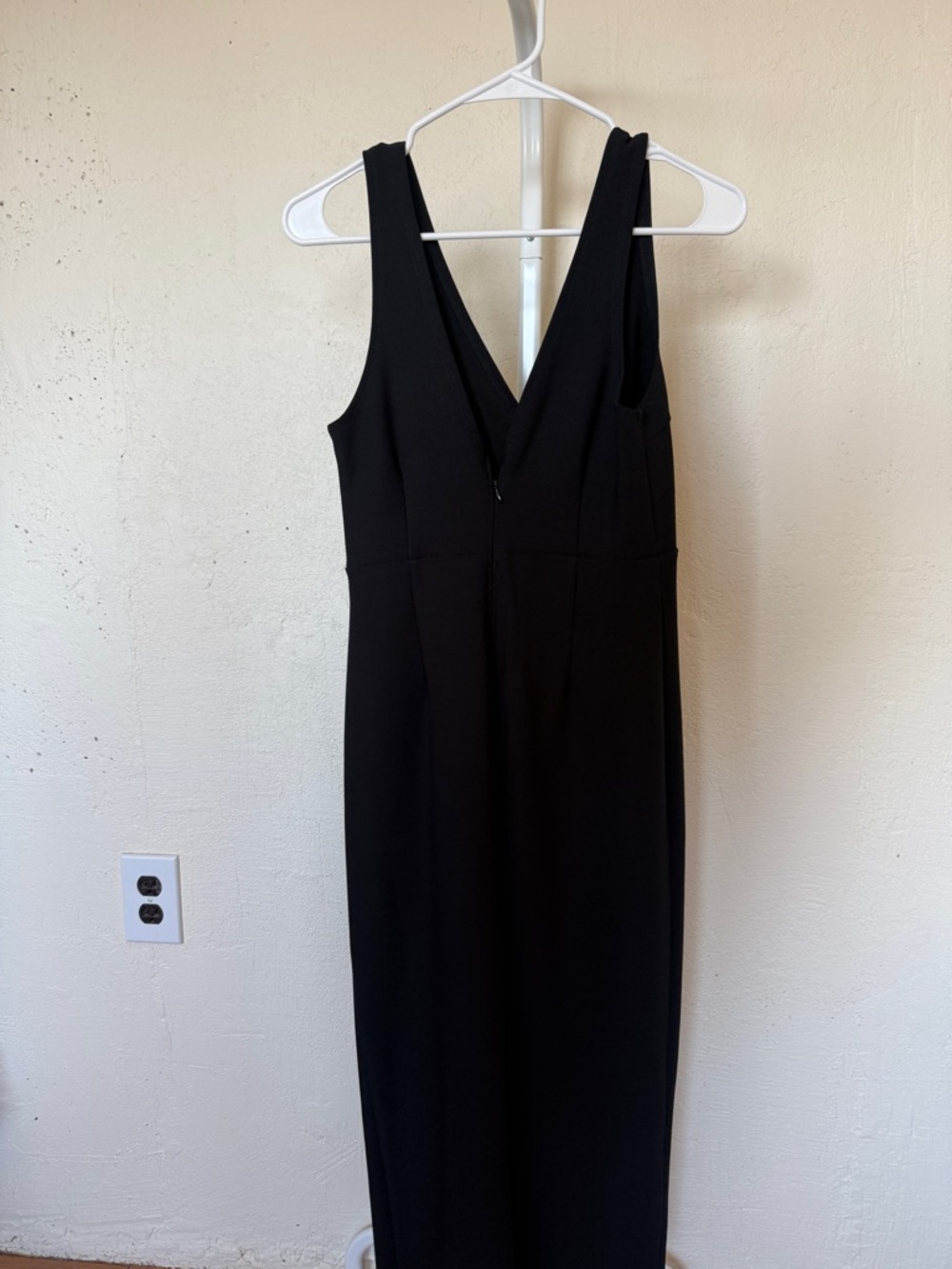 Abercrombie & Fitch Black Sleeveless V-Neck Midi Dress